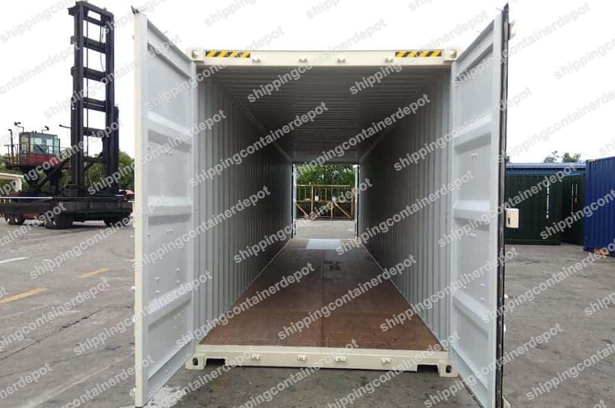 40 ft double door tunnel container with doors open at both ends